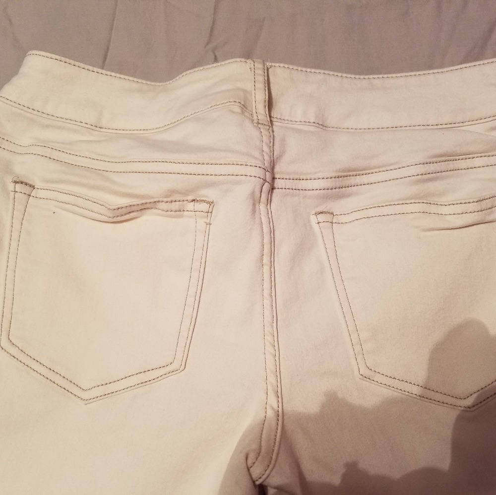 Maurices Jeggings off white color
